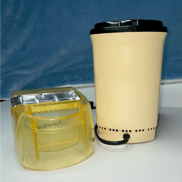EUC 1980 Sunbeam Great American Popcorn Machine II, w/ original inserts, tested - Picture 8 of 12